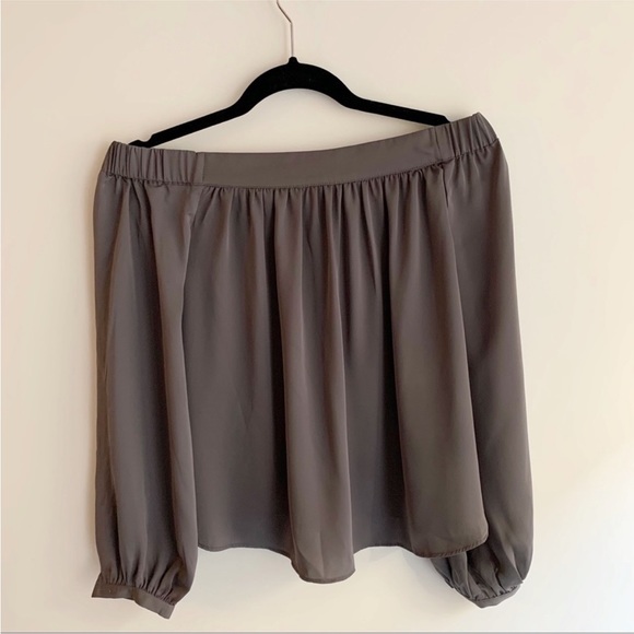 L’Academie Romantic Off The Shoulder Top - Picture 5 of 6